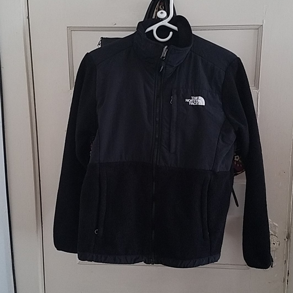 Black NorthFace denali fleece jacket